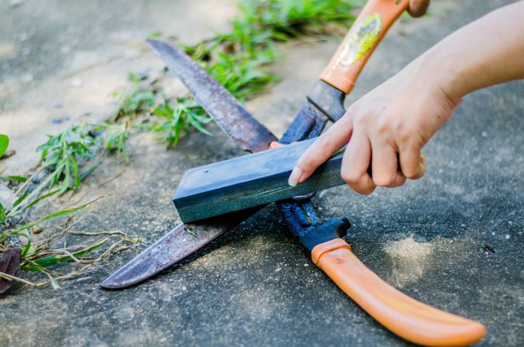 How Sharpen Garden Tools
