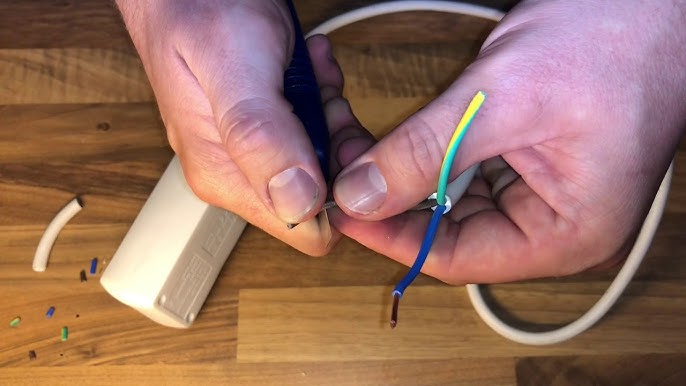 How to Strip a Wire Without a Tool: Easy DIY Guide