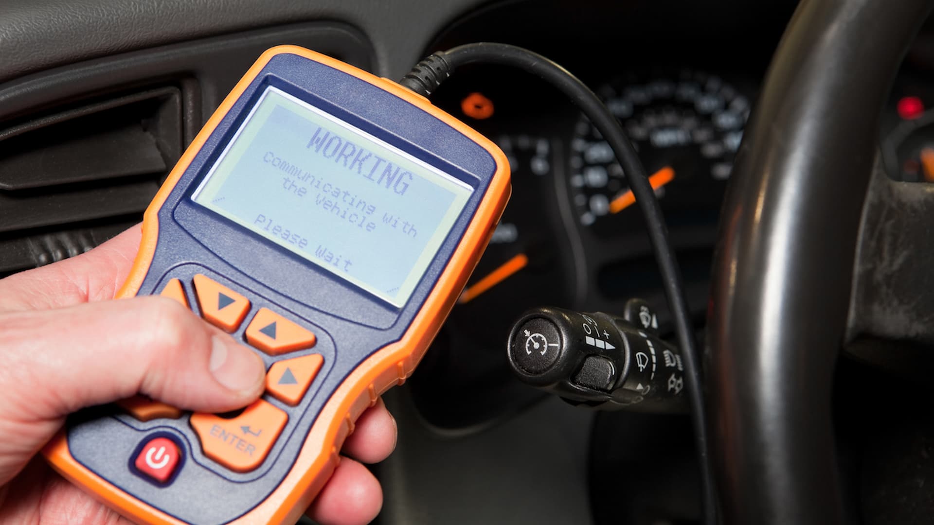How to Use a Scan Tool: Unlock Diagnostic Secrets