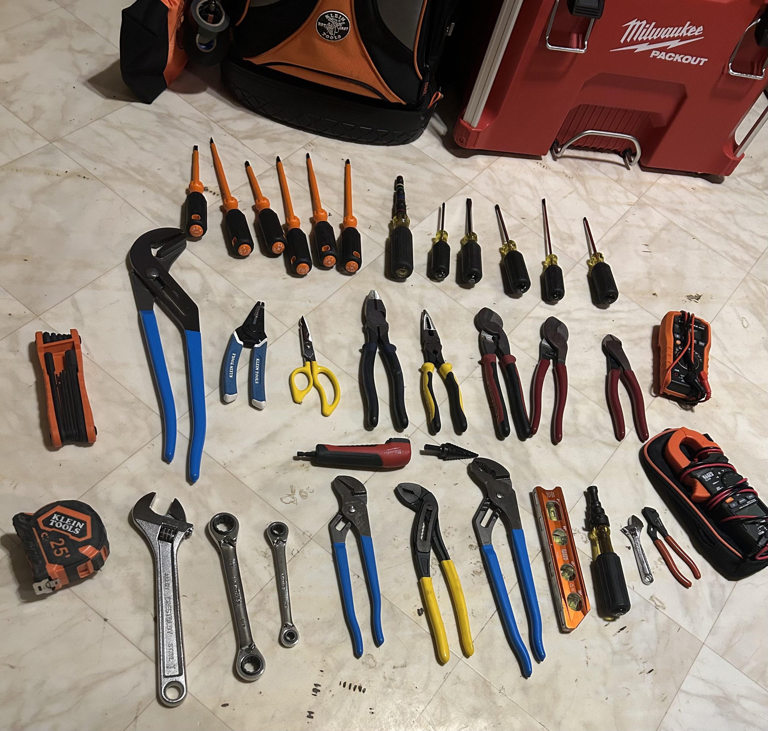 Must Have Tools for Electricians: Essential Gear Guide