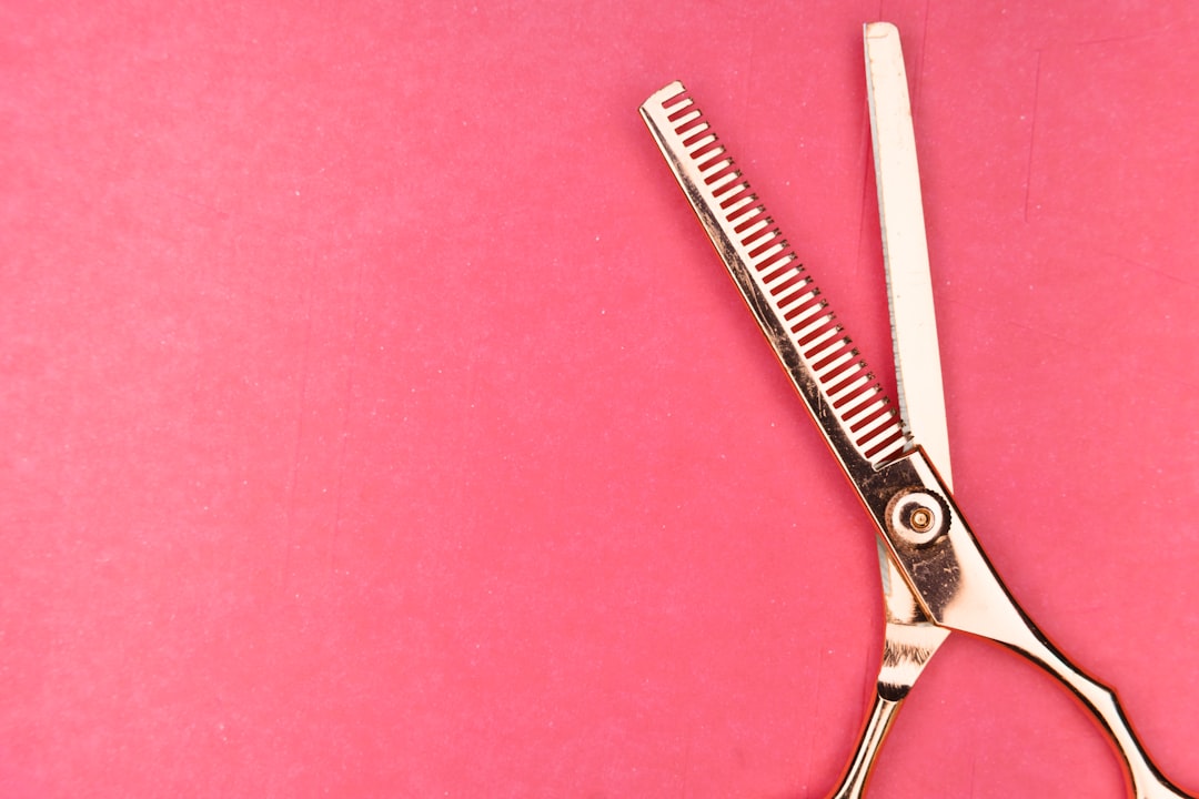 How to Remove Hair Tinsel With Clamp Without Tool: Expert Tips