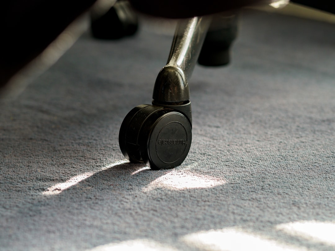 How to Stretch Carpet Without a Tool: DIY Tips