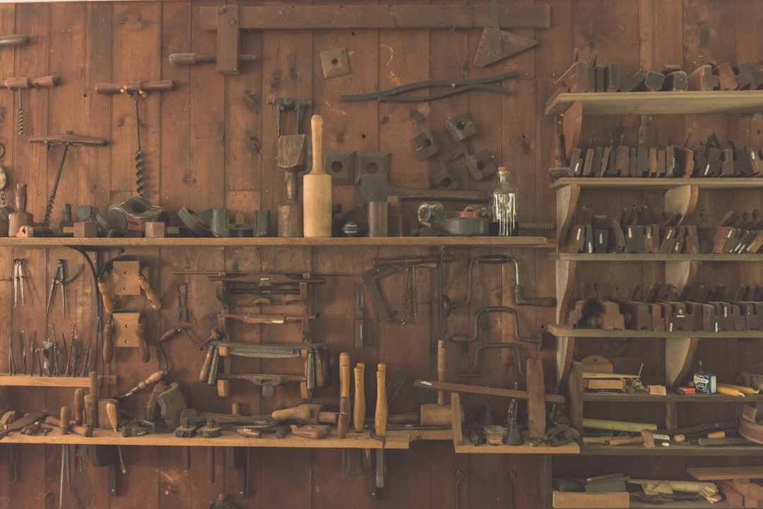 Where Are Carlyle Tools Made: Discover Their Origins